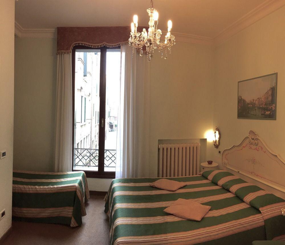Ovidius Hotel