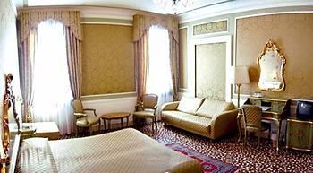 Ovidius Hotel
